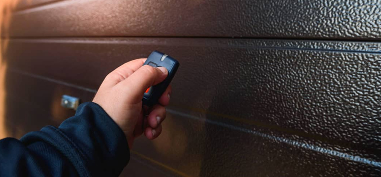 automatic door opener with remote control in Orosi